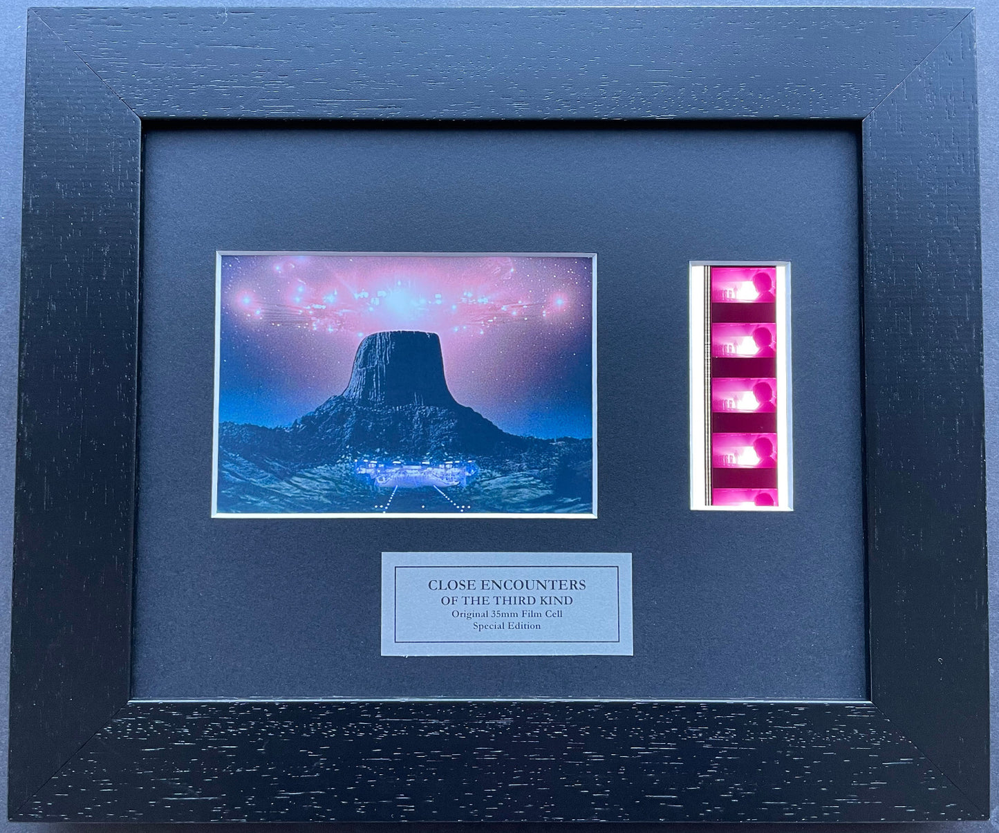CLOSE ENCOUNTERS o/t Third Kind Original 35mm Film Cells in Quality Wood Frame v1