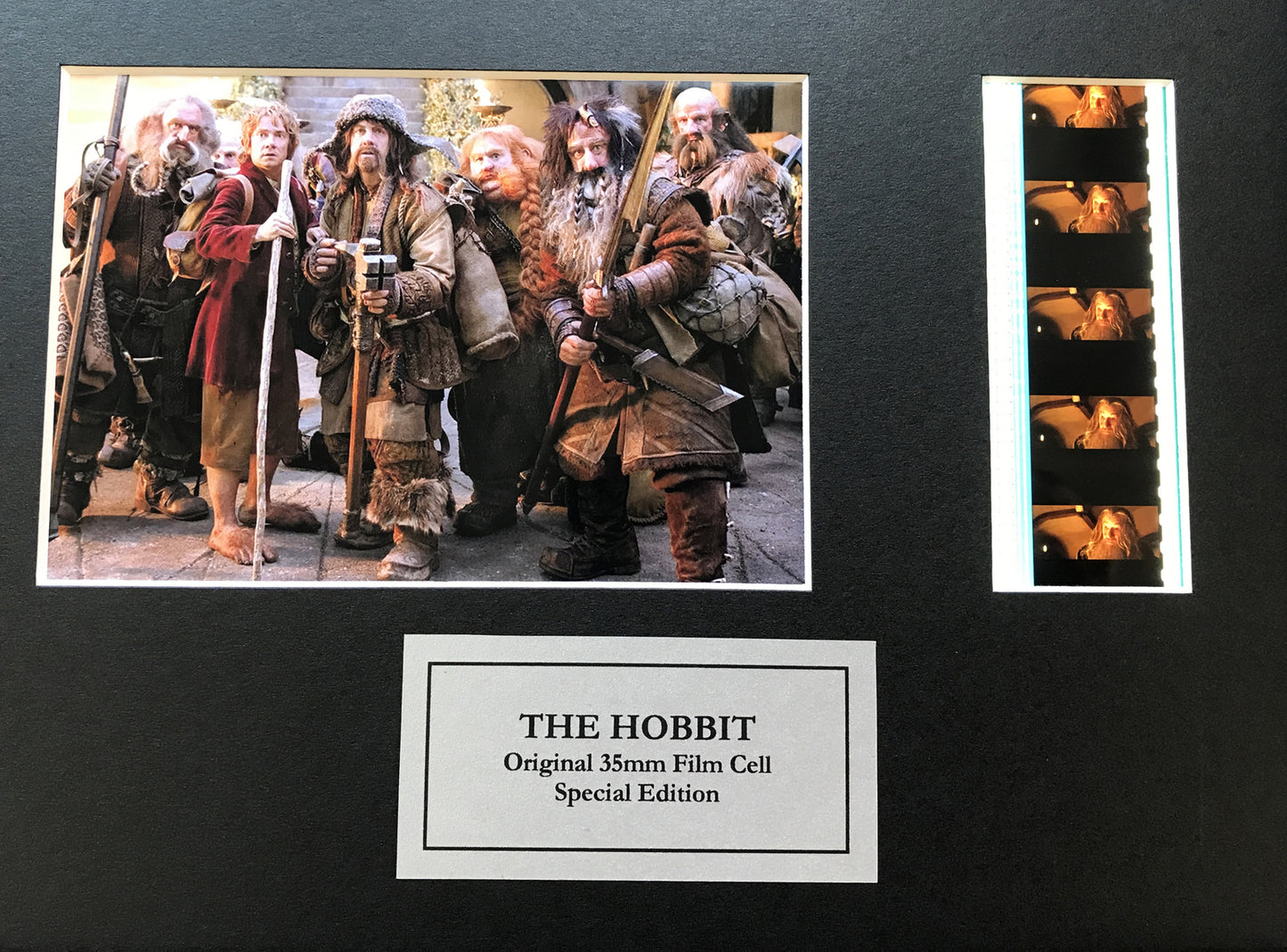 Hand crafted display featuring original film cells for The Hobbit fans vAUJ