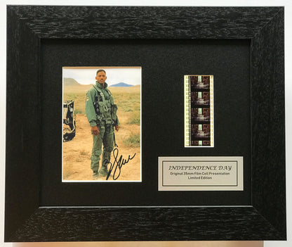 INDEPENDENCE DAY Signed Repro Original 35mm Film Cells in Quality Wood Frame