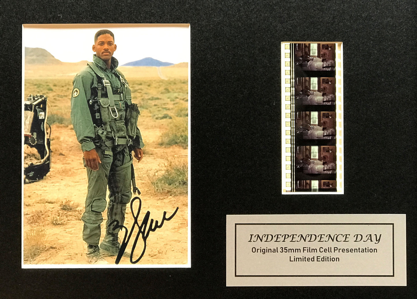 INDEPENDENCE DAY Signed Repro Original 35mm Film Cells in Quality Wood Frame