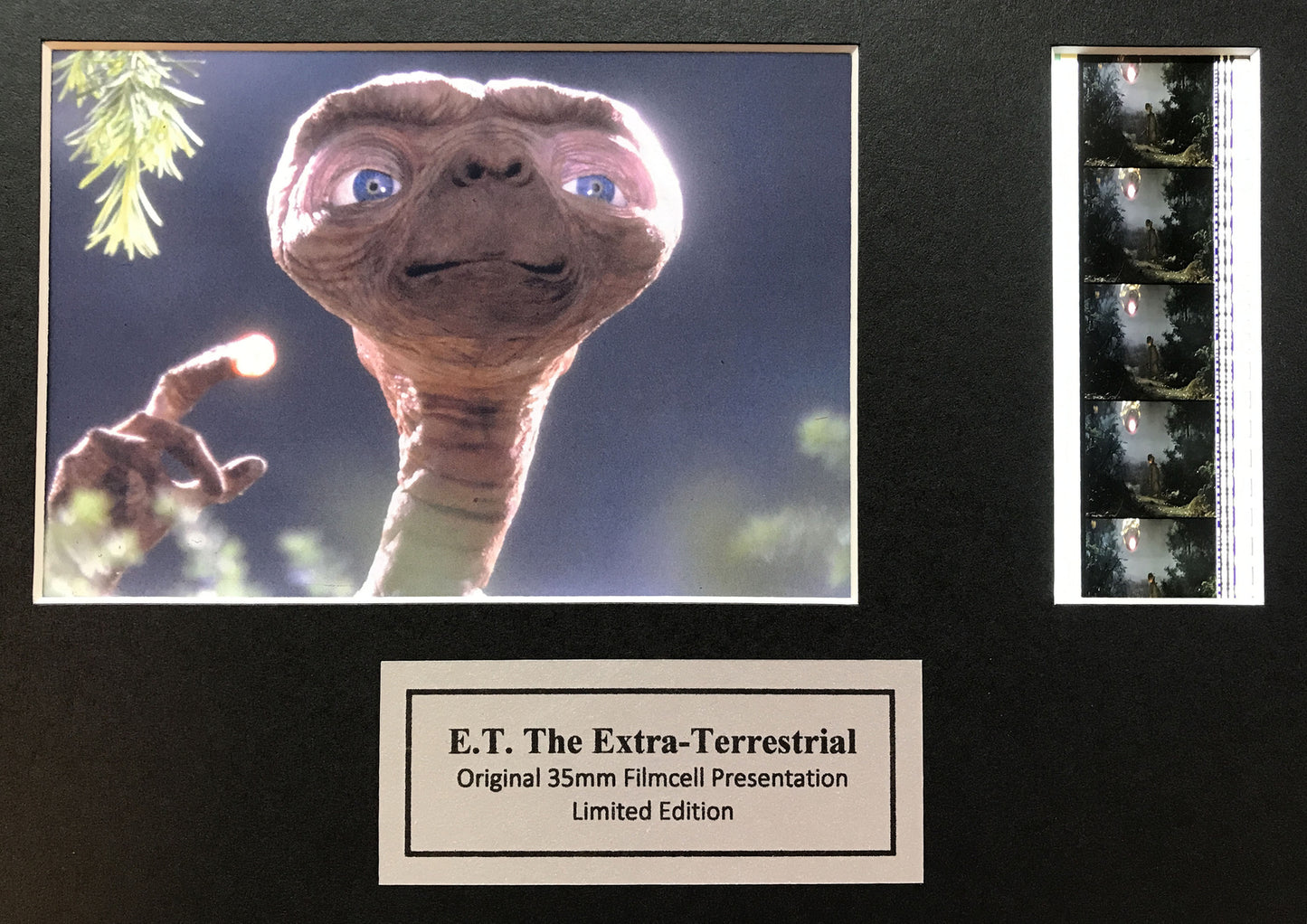 E.T The EXTRA-TERRESTRIAL Original 35mm Film Cells set in Quality Wood Frame v2