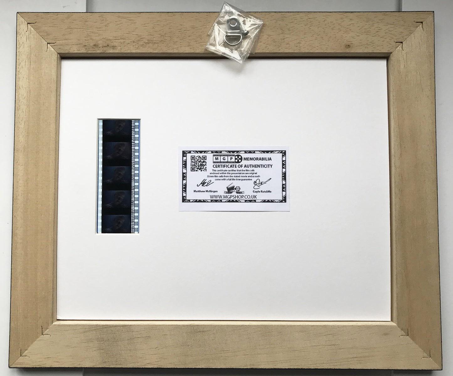 Handmade display inc original 35mm film cells for ALIEN RESURRECTION fans v1