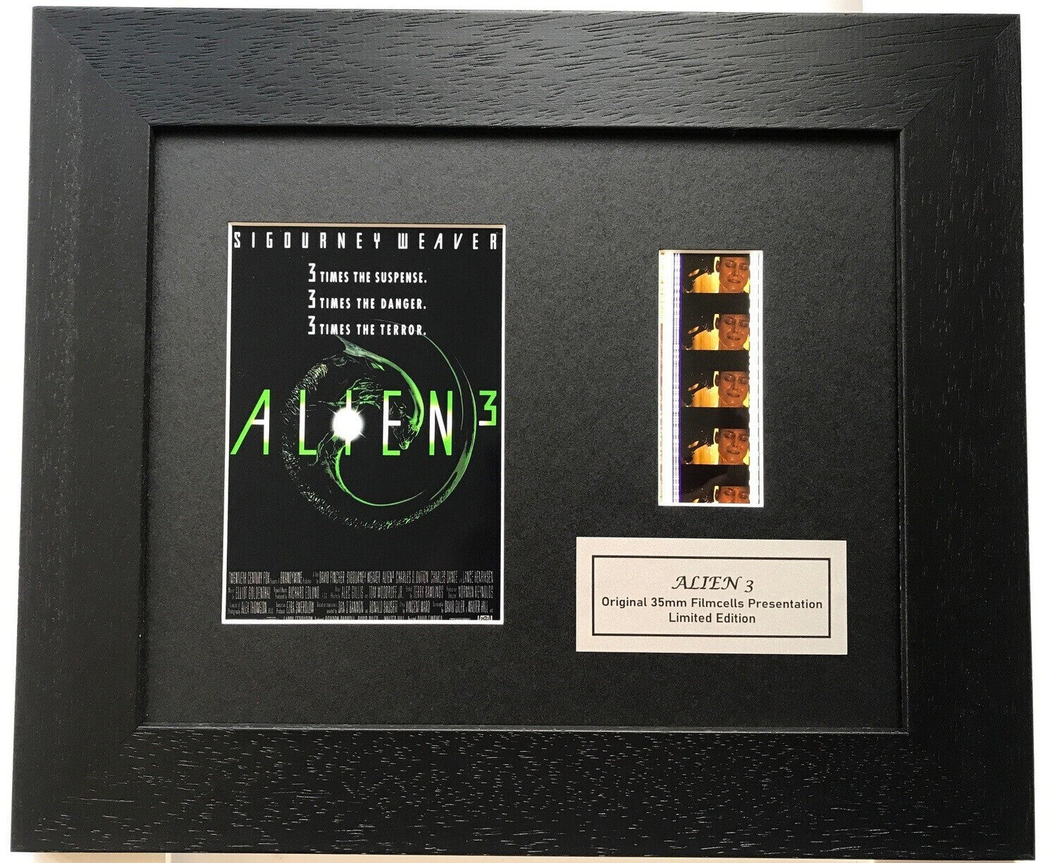 Hand crafted display featuring original 35mm film cells for ALIEN 3 fans v1