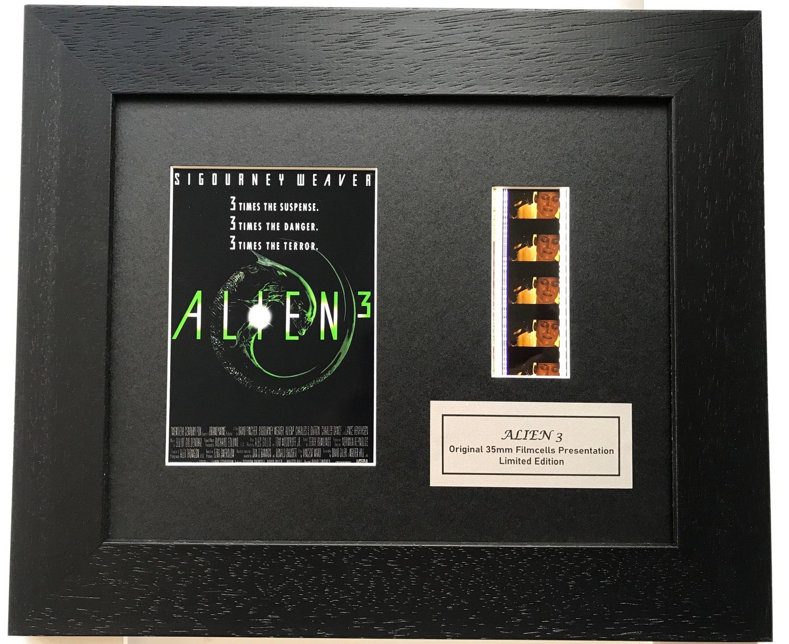 Hand crafted display featuring original 35mm film cells for ALIEN 3 fans v1