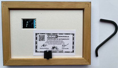 Hand crafted display featuring original Mini film cells for The Hobbit fans vAUJ