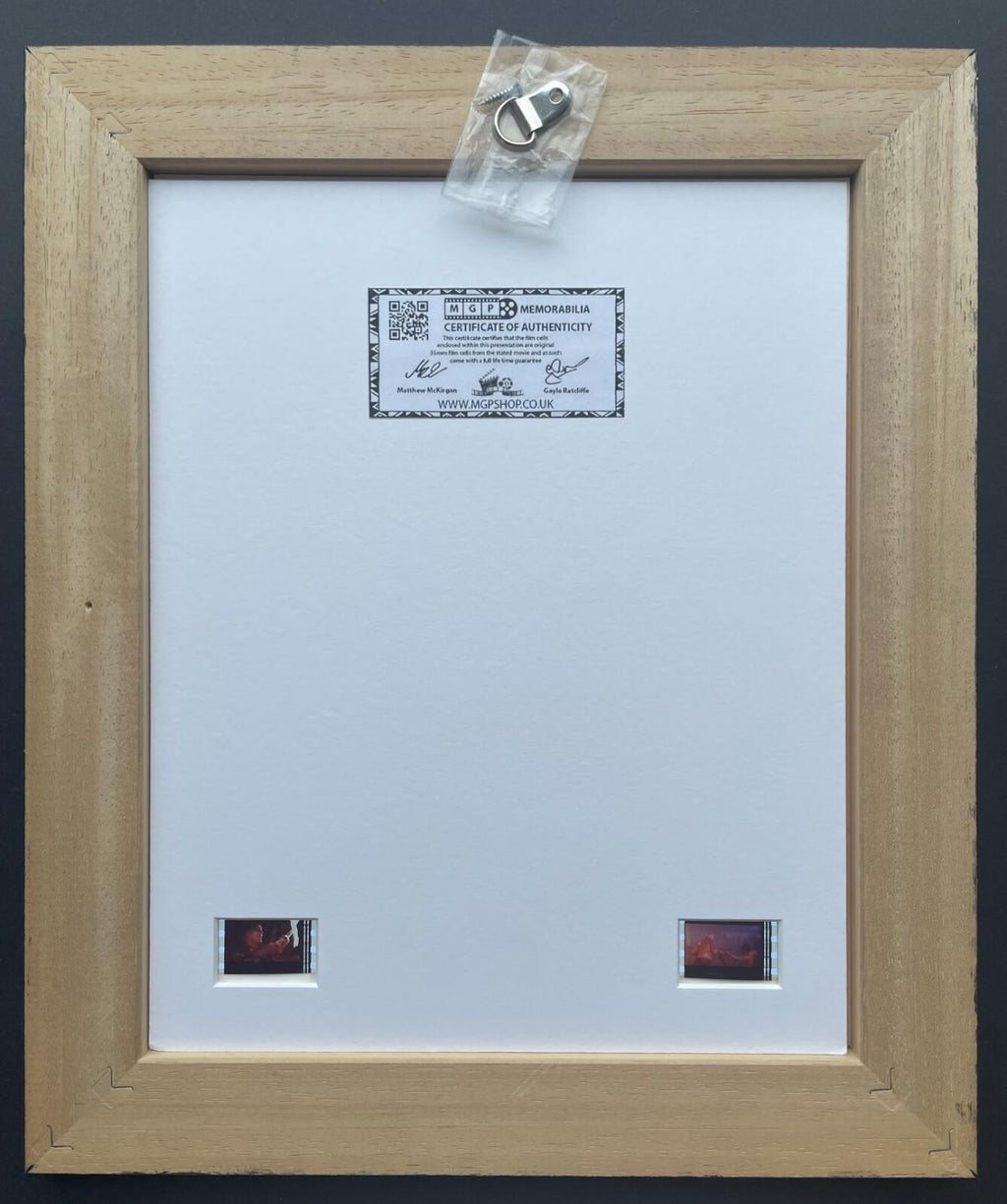 ESCAPE from NEW YORK (Kurt Russell) Original 35mm film cell Memorabilia + Coa