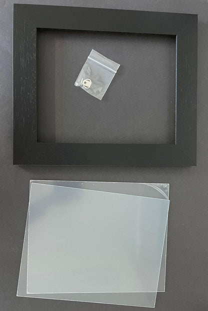 Quality wood frame in two sizes, either 130mm x 180mm or 325mm x 275mm