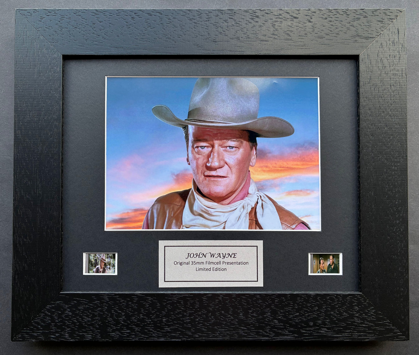 JOHN WAYNE Original 35mm Film Cell Memorabilia set in Quality Wood Frame v2
