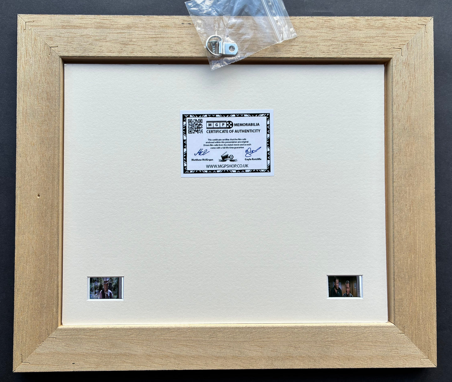JOHN WAYNE Original 35mm Film Cell Memorabilia set in Quality Wood Frame + COA