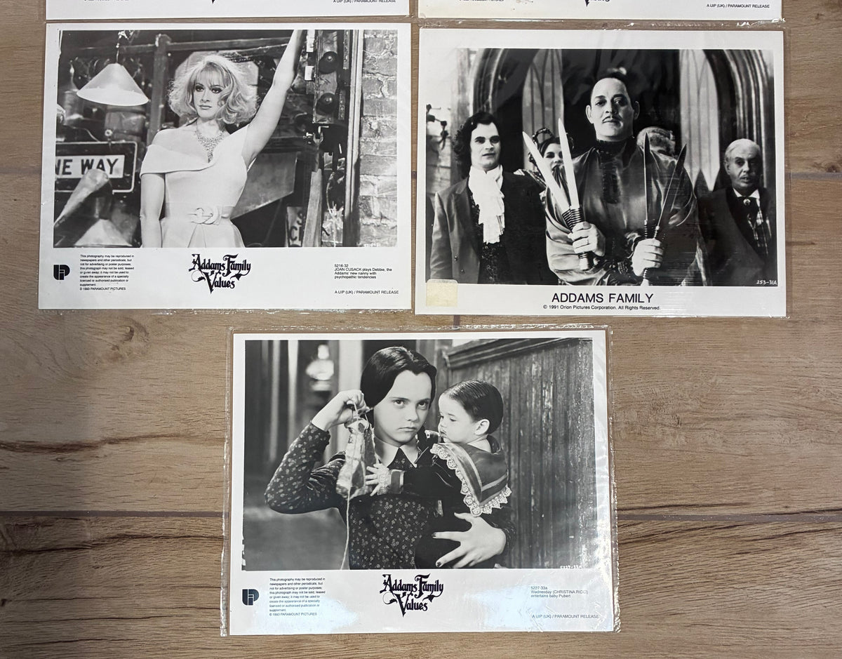 ADDAMS FAMILY VALUES Original Black & White Stills x 6 + 5 Extras inc 1 Addams Family